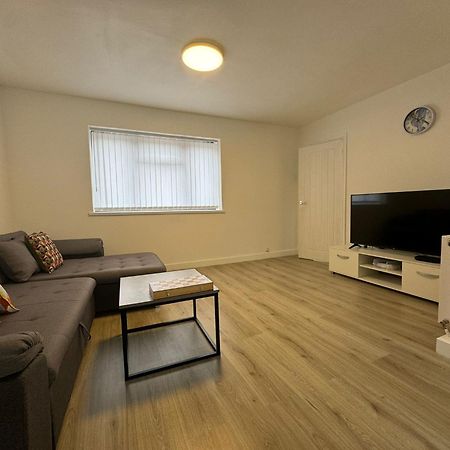 Superb Cozy House In Warrington Villa Luaran gambar