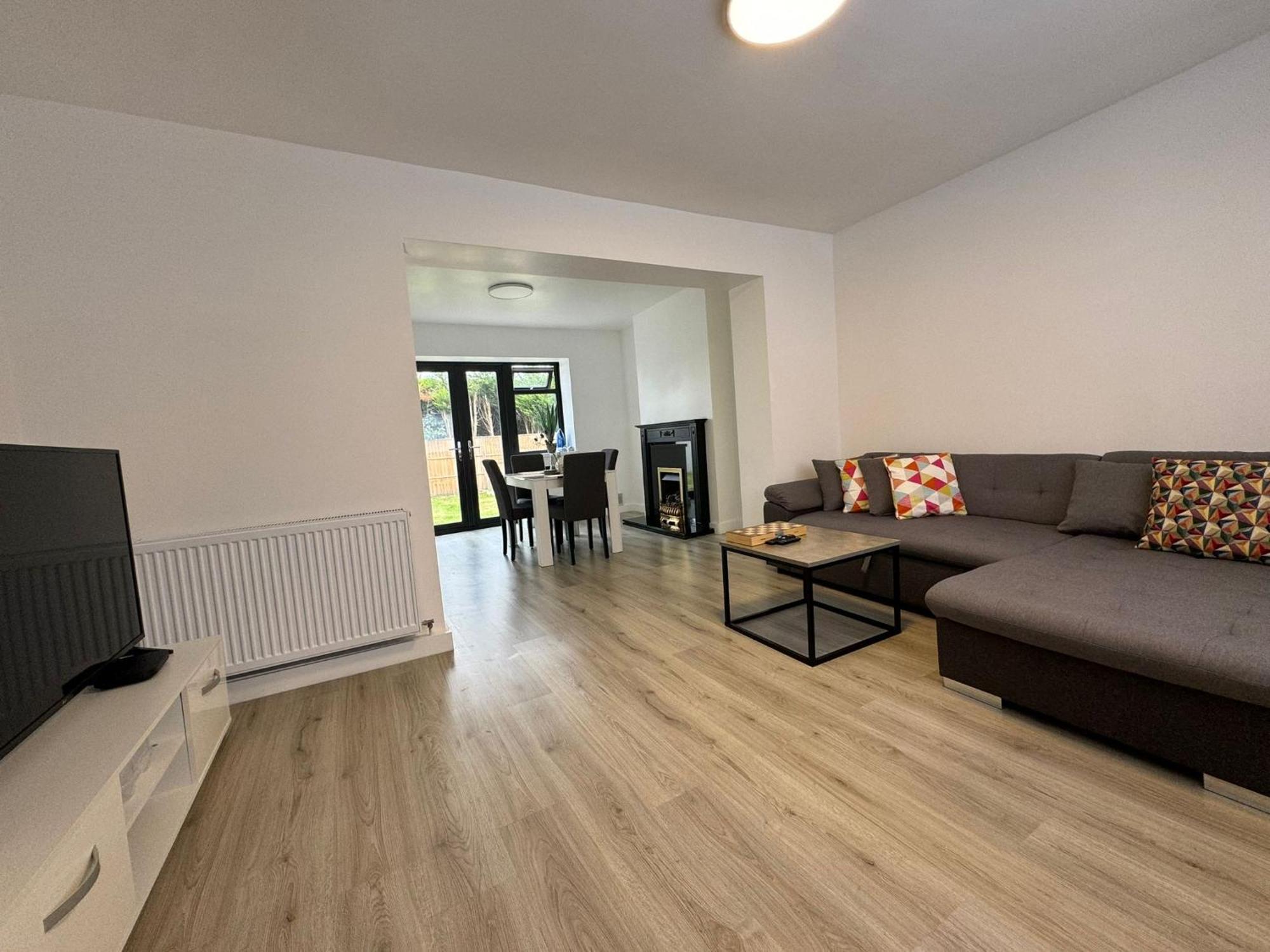 Superb Cozy House In Warrington Villa Luaran gambar