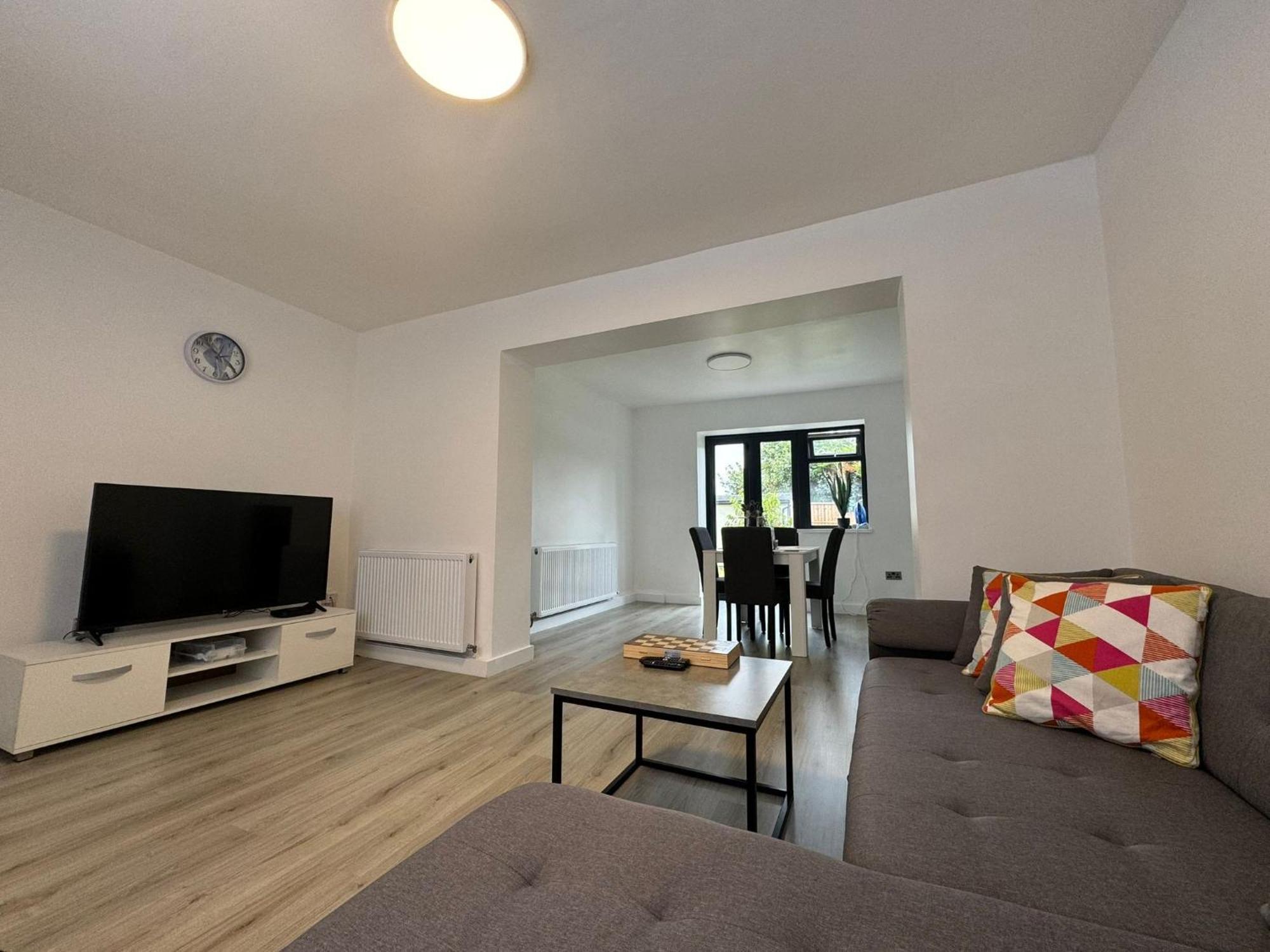Superb Cozy House In Warrington Villa Luaran gambar