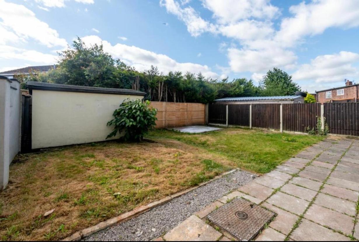 Superb Cozy House In Warrington Villa Luaran gambar